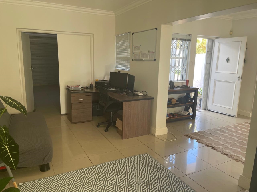 To Let 3 Bedroom Property for Rent in Summerstrand Eastern Cape